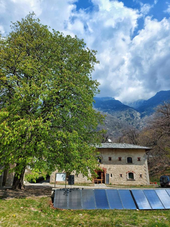 Forte Di Machaby Hostel Arnad Exterior photo