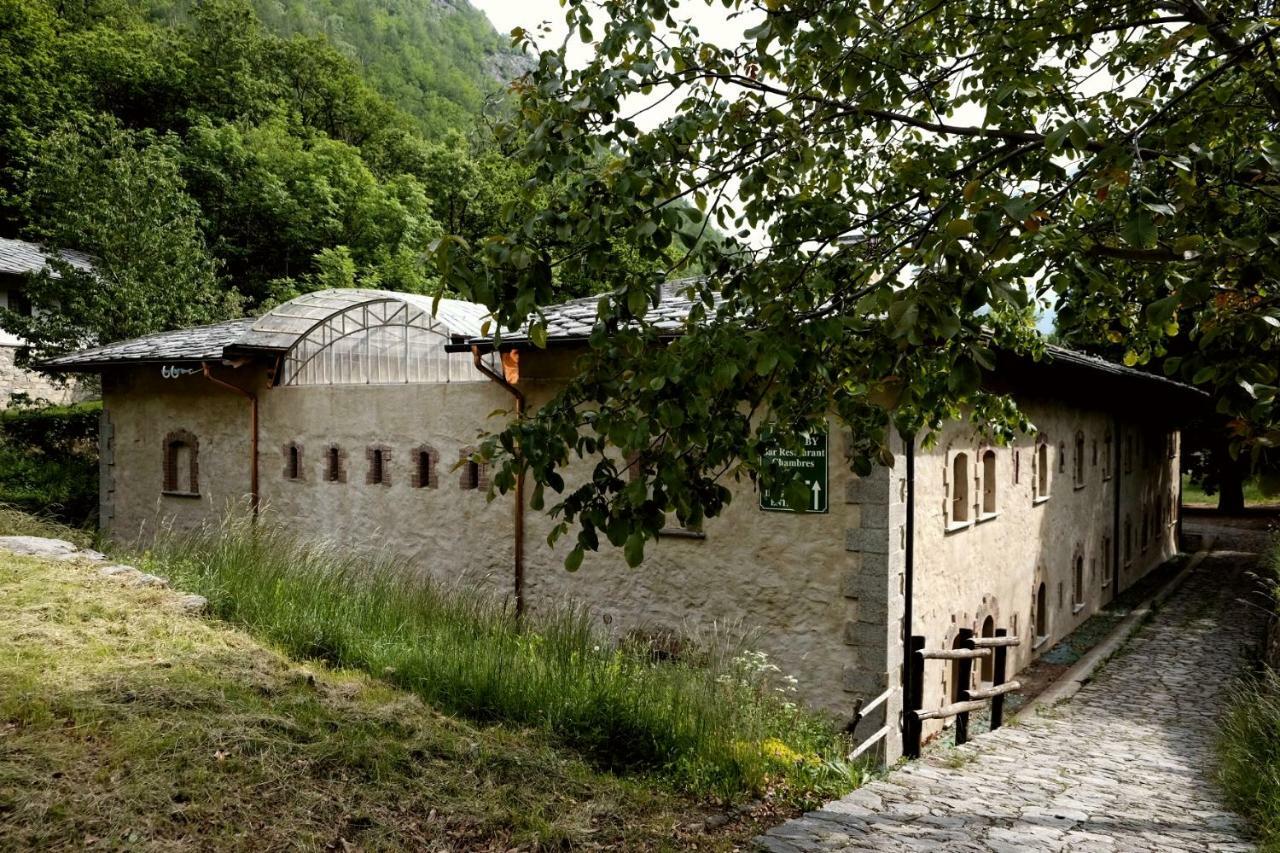Forte Di Machaby Hostel Arnad Exterior photo